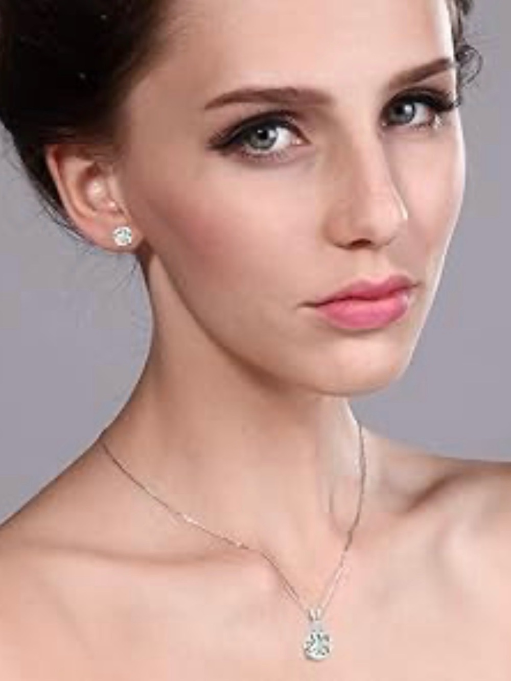 NWT Solitaire Swarovski Elements Sterling Silver Finished Necklace